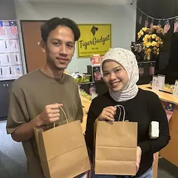 couple customer