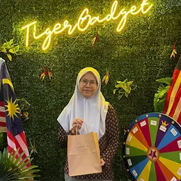 alysa customer